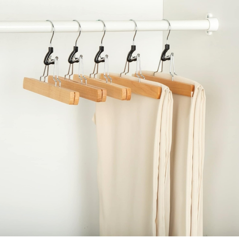 Hangers, pants, scarves, skirts, total 16